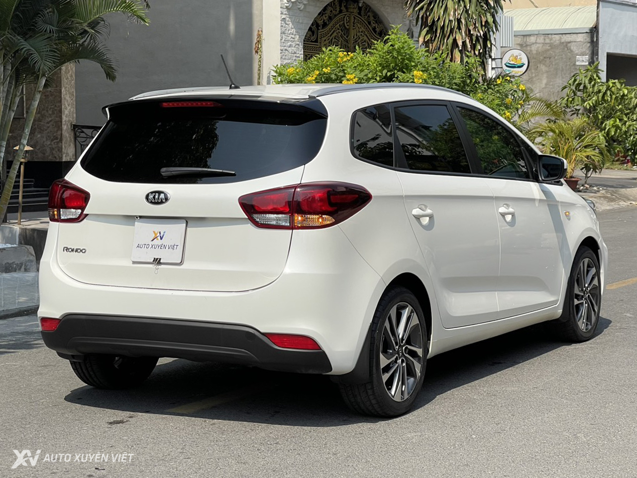 Bán Kia Rondo 2.0MT 2018 Siêu Lướt 2.400km