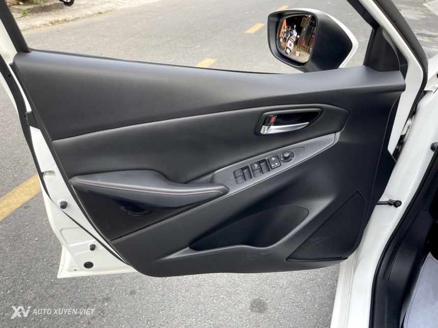 Mazda 2 Sedan 1.5AT 2016