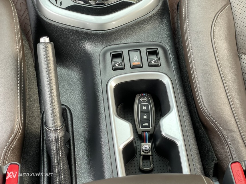 Nissan Terra V 2.5L 4x4AT 2019 Nissan Terra V 2.5L 4x4AT 2019