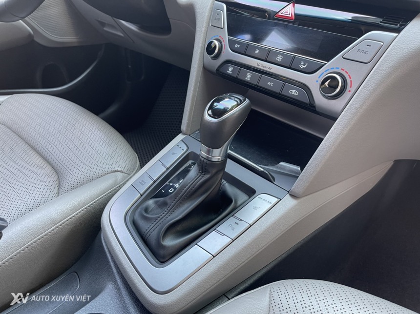 Hyundai Elantra 2.0AT 2017 Hyundai Elantra 2.0AT 2017