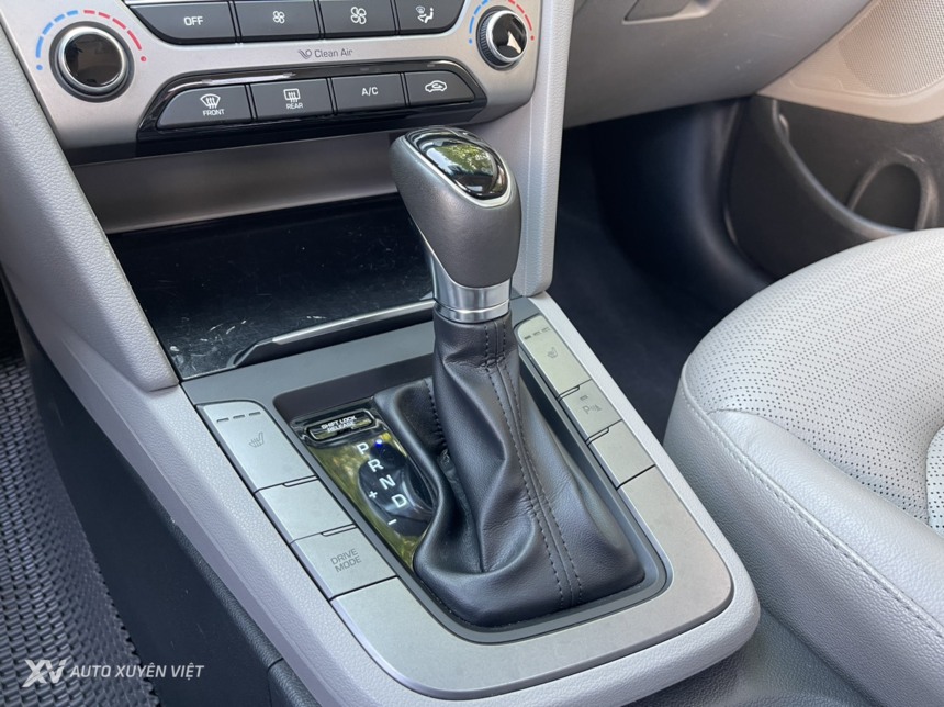 Hyundai Elantra 2.0AT 2017 Hyundai Elantra 2.0AT 2017