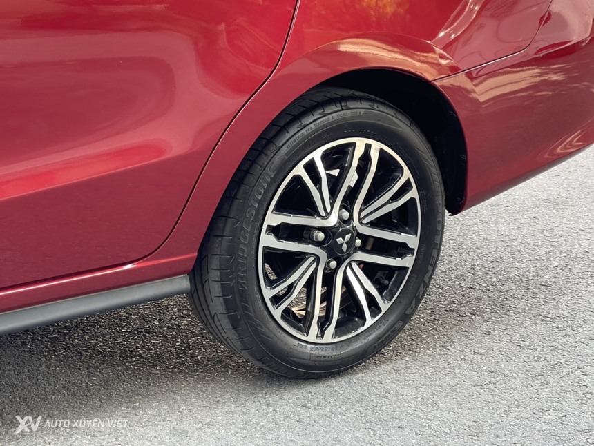 Mitsubishi Attrage 1.2CVT Premium 2021