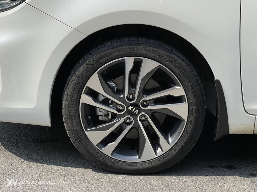 Kia Rondo 2.0MT 2018 Siêu Lướt 2.400km