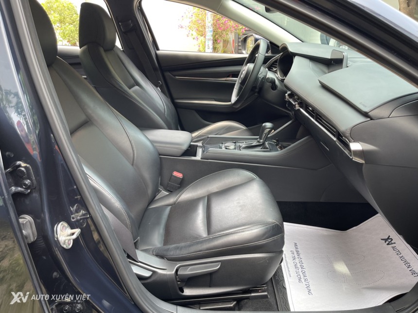 Mazda 3 1.5AT Luxury 2021