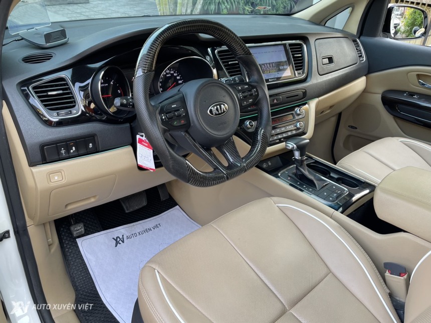 Kia Sedona 2.2 DATH 2018 Kia Sedona 2.2 DATH 2018