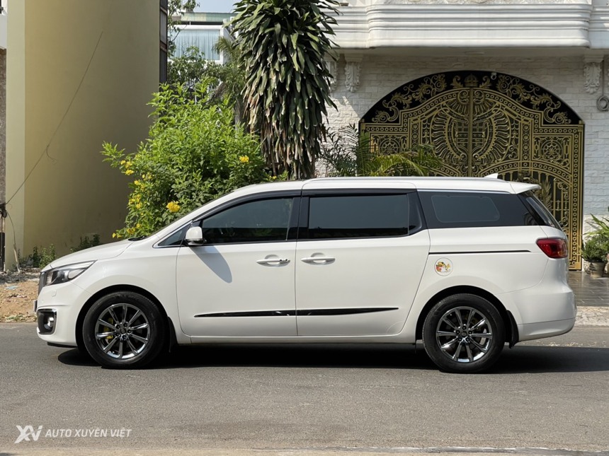 Kia Sedona 2.2 DATH 2018 Kia Sedona 2.2 DATH 2018