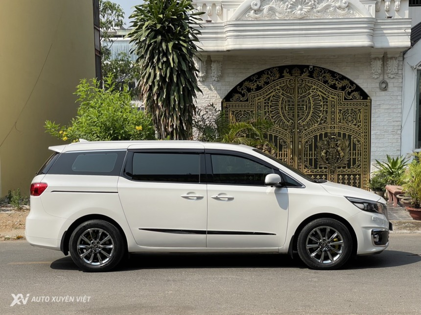 Kia Sedona 2.2 DATH 2018 Kia Sedona 2.2 DATH 2018