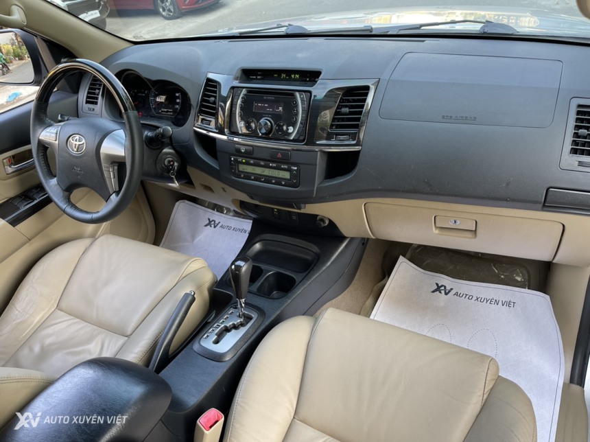 Toyota Fortuner V 4x2AT 2015 Máy Xăng