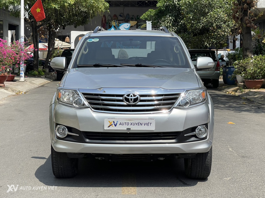 Toyota Fortuner V 4x2AT 2015 Máy Xăng