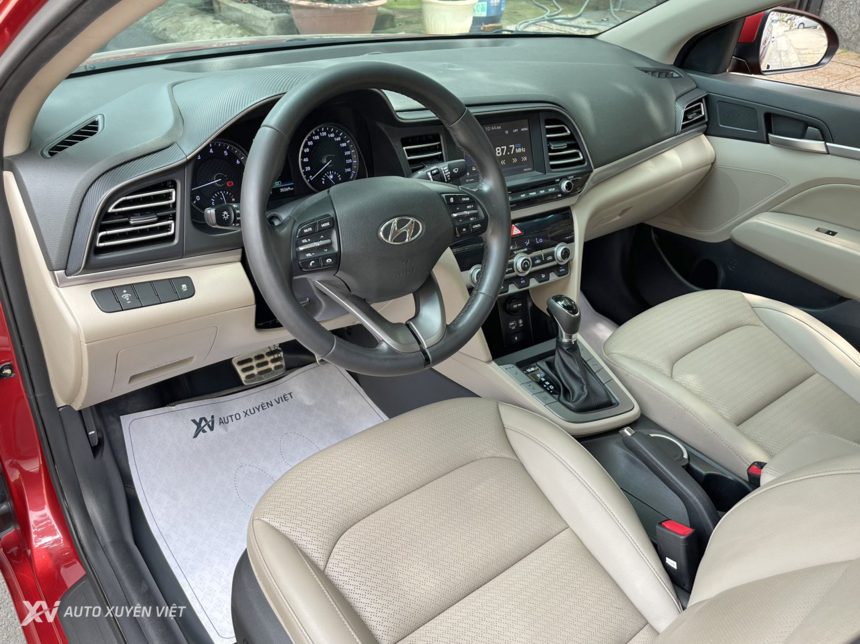 Hyundai Elantra 2.0AT 2021
