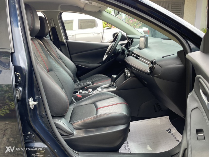 Mazda 2 Sedan 1.5AT 2016