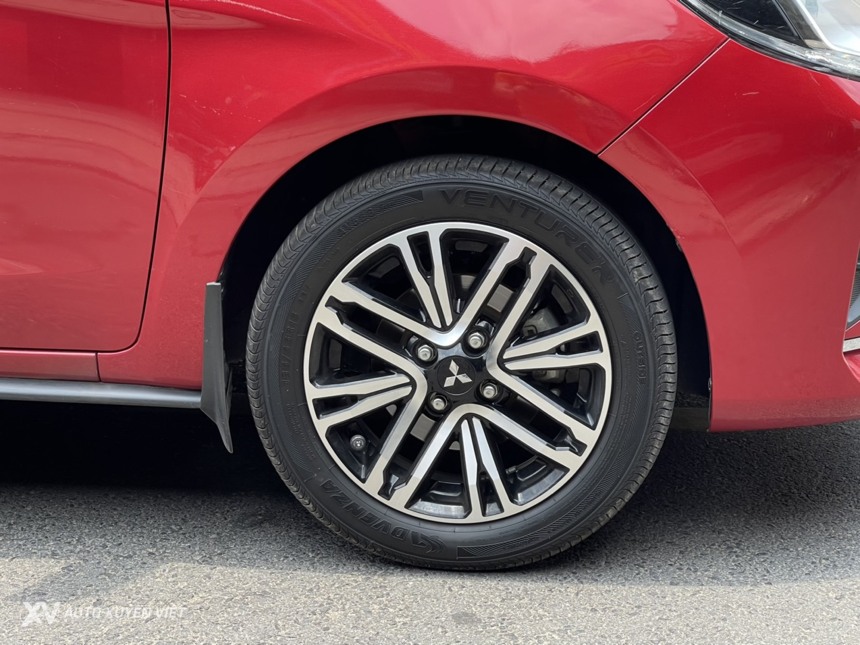 Mitsubishi Attrage 1.2 CVT Premium 2021