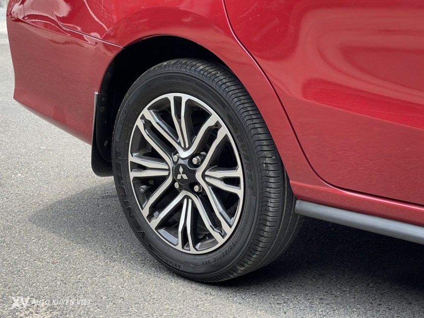 Mitsubishi Attrage 1.2 CVT Premium 2021