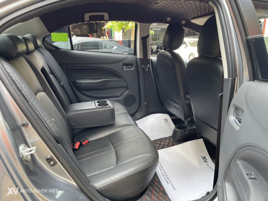 Mitsubishi Attrage 1.2CVT Premium 2021