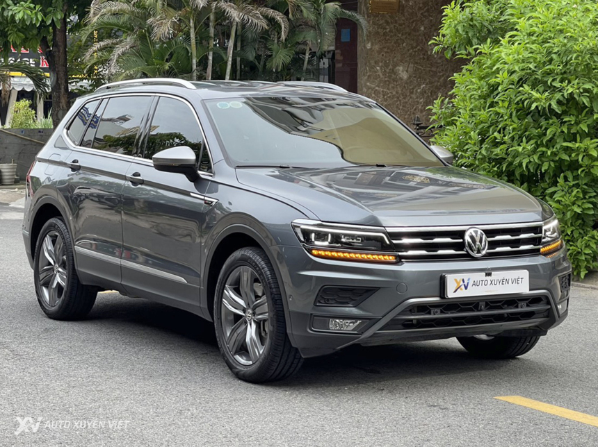 Volkswagen Tiguan Luxury S 2.0AT 4x4 2020 Volkswagen Tiguan Luxury S 2.0AT 4x4 2020