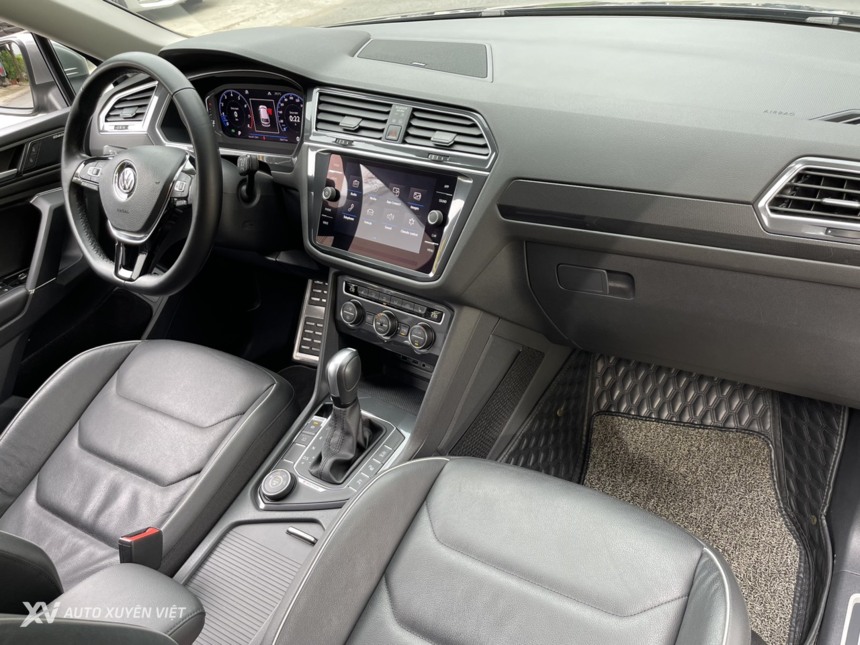 Volkswagen Tiguan Luxury S 2.0AT 4x4 2020 Volkswagen Tiguan Luxury S 2.0AT 4x4 2020