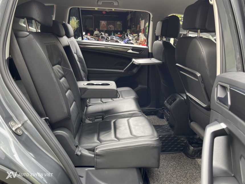 Volkswagen Tiguan Luxury S 2.0AT 4x4 2020 Volkswagen Tiguan Luxury S 2.0AT 4x4 2020