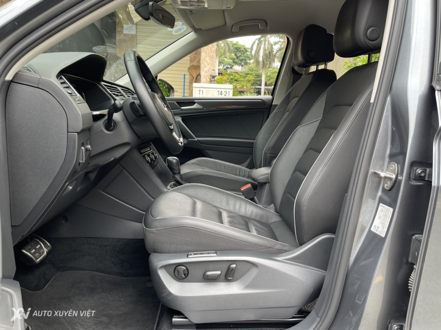 Volkswagen Tiguan Luxury S 2.0AT 4x4 2020 Volkswagen Tiguan Luxury S 2.0AT 4x4 2020