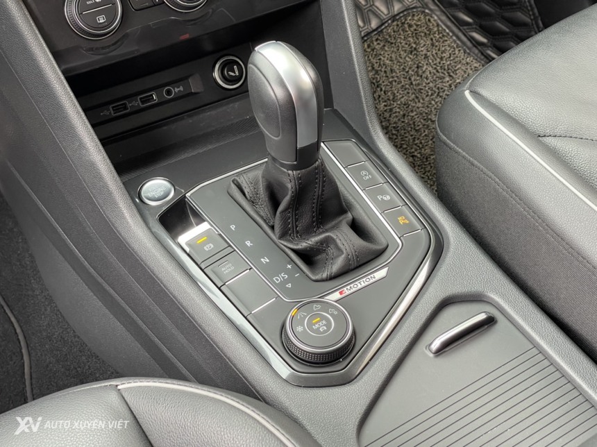 Volkswagen Tiguan Luxury S 2.0AT 4x4 2020 Volkswagen Tiguan Luxury S 2.0AT 4x4 2020