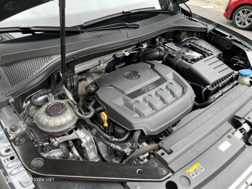 Volkswagen Tiguan Luxury S 2.0AT 4x4 2020 Volkswagen Tiguan Luxury S 2.0AT 4x4 2020