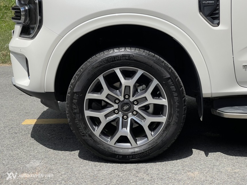 Ford Everest Titanium 4x2AT 2023 Ford Everest Titanium 4x2AT 2023