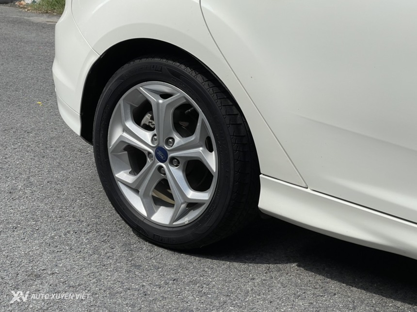 Ford Focus Sport Hatchback 2015 Ford Focus Sport Hatchback 2015