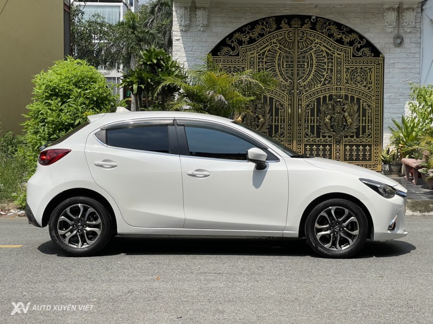 Mazda 2 Hatchback 1.5AT 2015