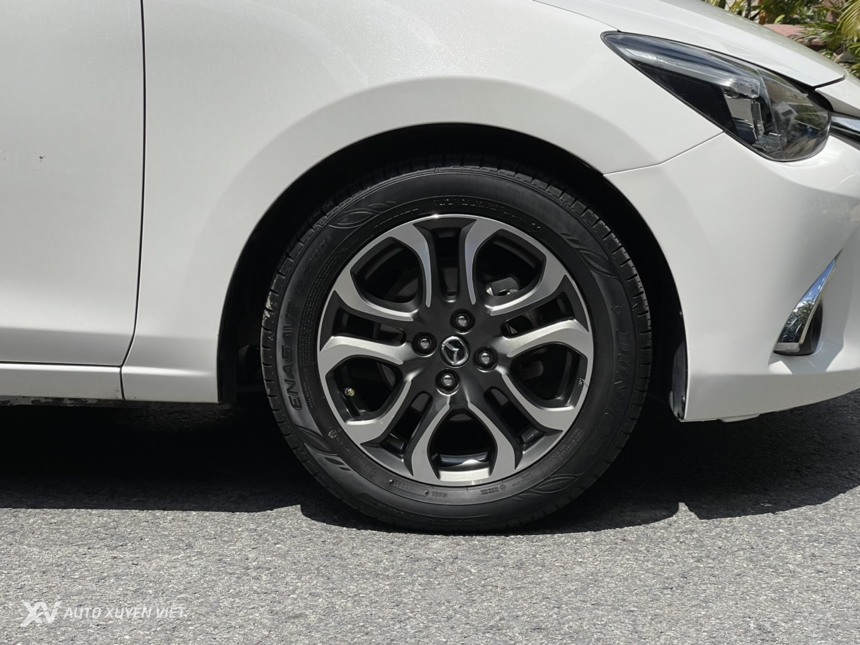 Mazda 2 Hatchback 1.5AT 2015