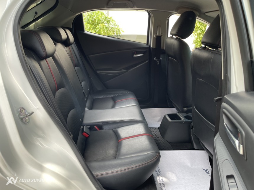 Mazda 2 Hatchback 1.5AT 2015