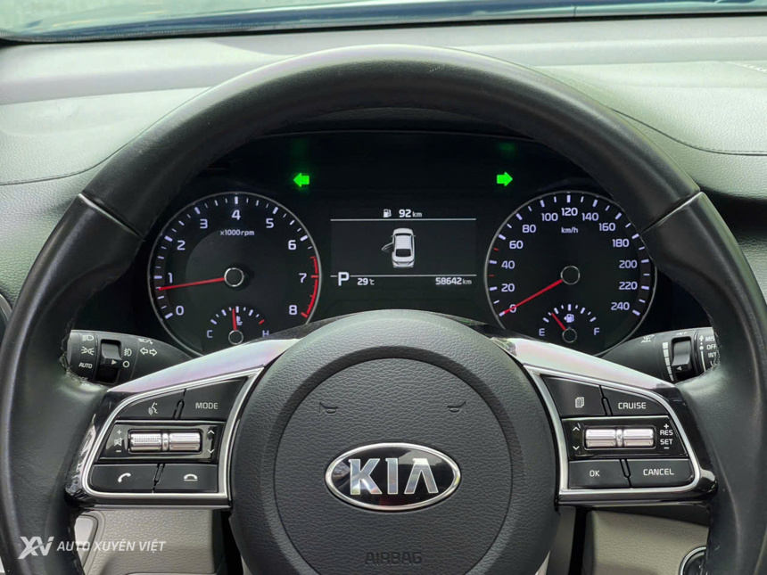 Kia Cerato 1.6AT Luxury 2021 Kia Cerato 1.6AT Luxury 2021