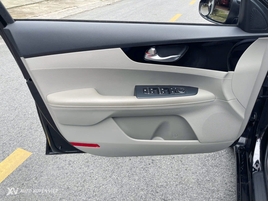 Kia Cerato 1.6AT Luxury 2021 Kia Cerato 1.6AT Luxury 2021