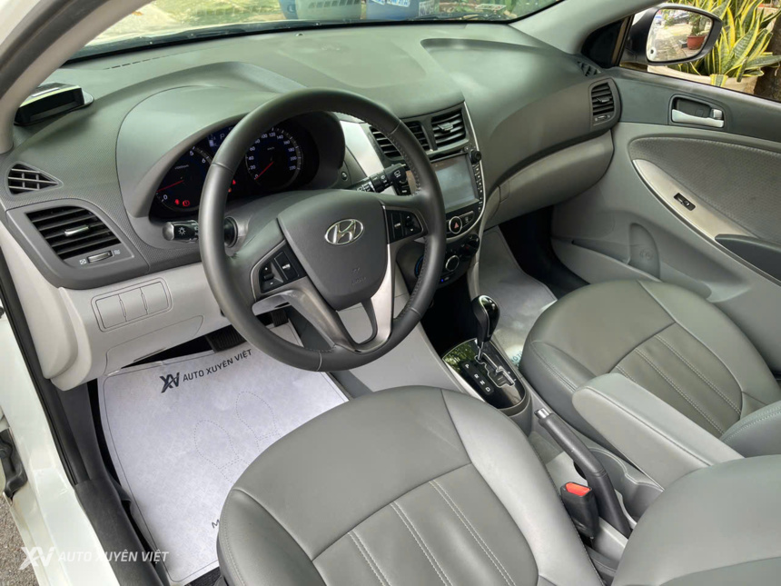 Hyundai Accent Blue Hatchback 2015 Hyundai Accent Blue Hatchback 2015