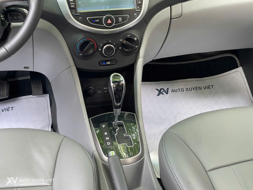 Hyundai Accent Blue Hatchback 2015 Hyundai Accent Blue Hatchback 2015