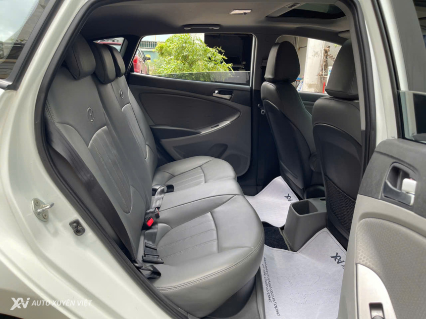 Hyundai Accent Blue Hatchback 2015 Hyundai Accent Blue Hatchback 2015