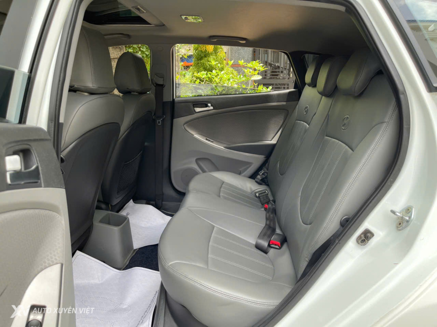 Hyundai Accent Blue Hatchback 2015 Hyundai Accent Blue Hatchback 2015