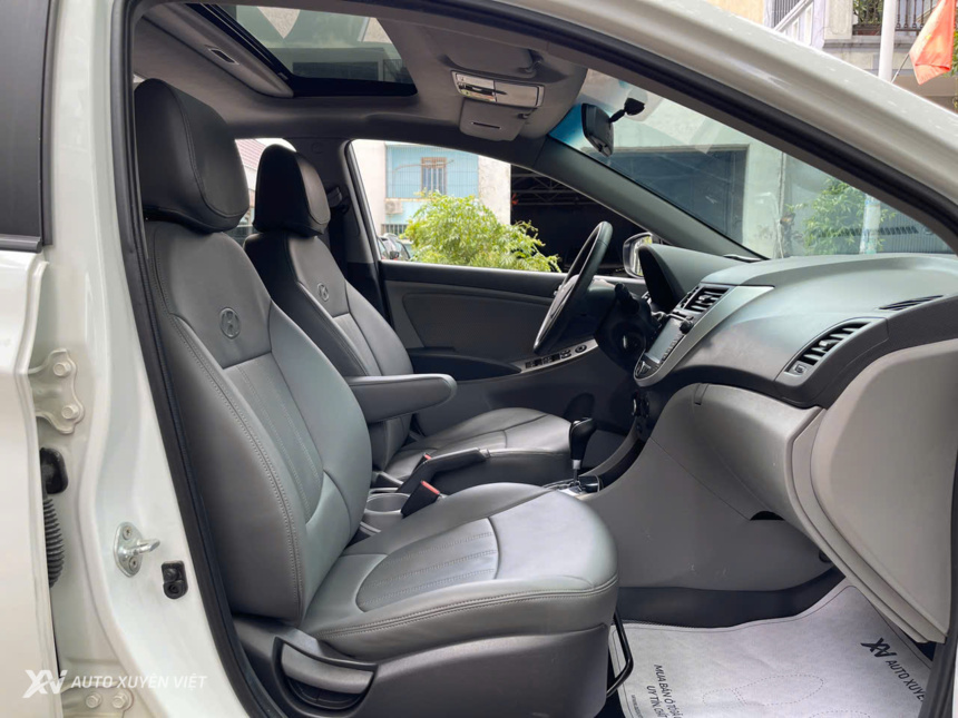 Hyundai Accent Blue Hatchback 2015 Hyundai Accent Blue Hatchback 2015