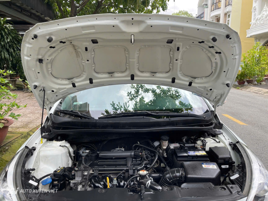 Hyundai Accent Blue Hatchback 2015 Hyundai Accent Blue Hatchback 2015