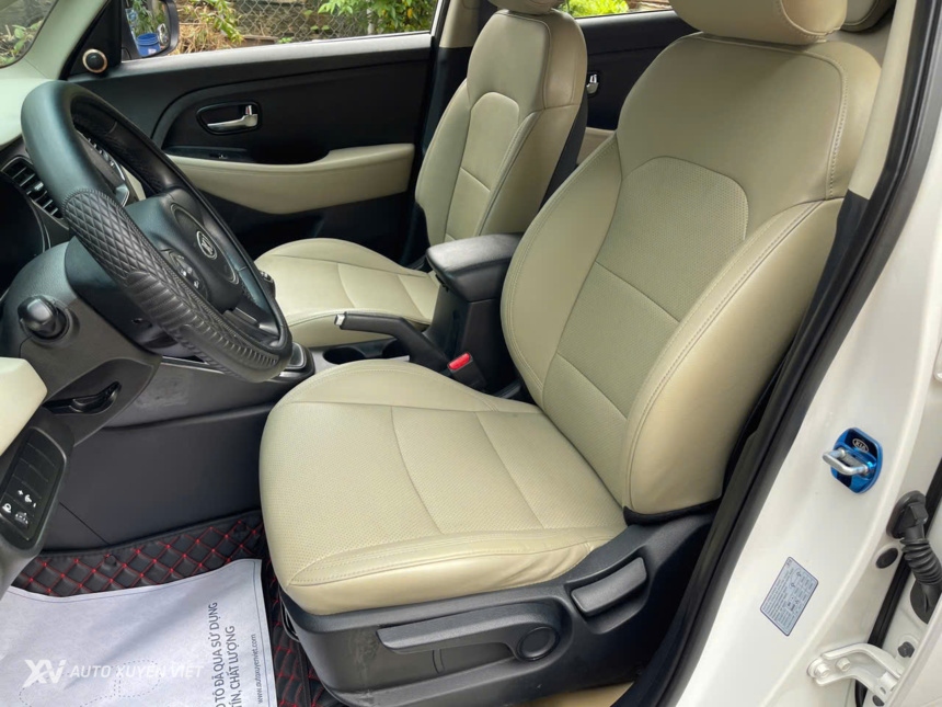 Kia Rondo 2.0 GMT 2017 Số Sàn Kia Rondo 2.0 GMT 2017 Số Sàn