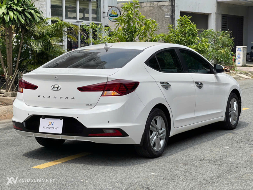 Hyundai Elantra 1.6AT 2021