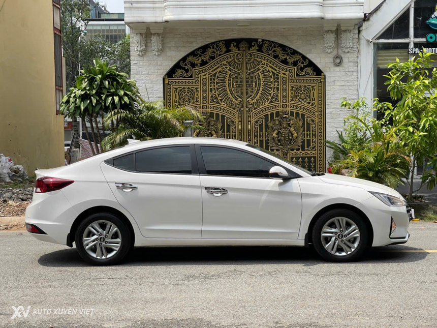 Hyundai Elantra 1.6AT 2021