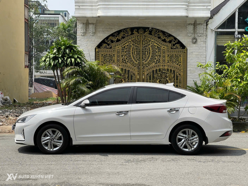 Hyundai Elantra 1.6AT 2021