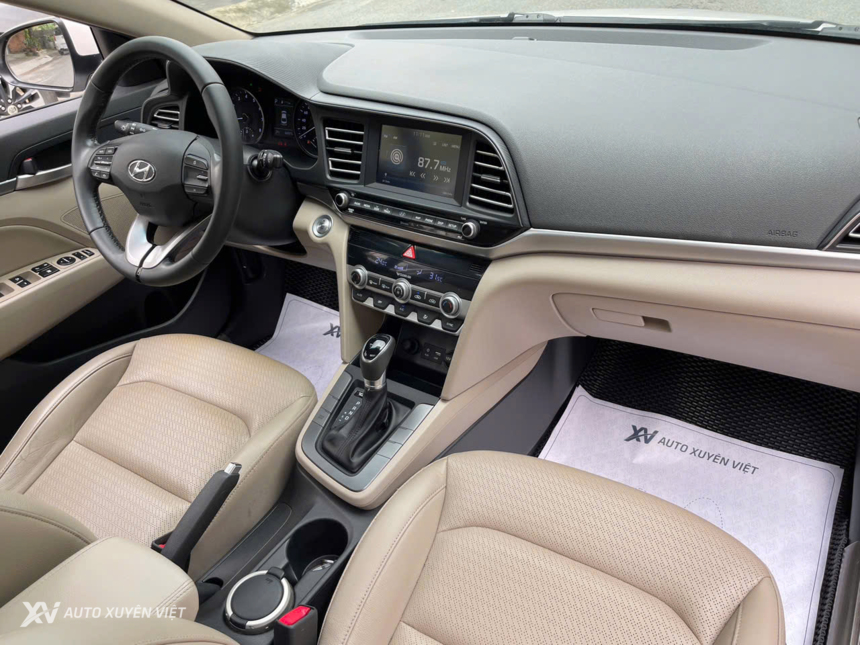 Hyundai Elantra 1.6AT 2021