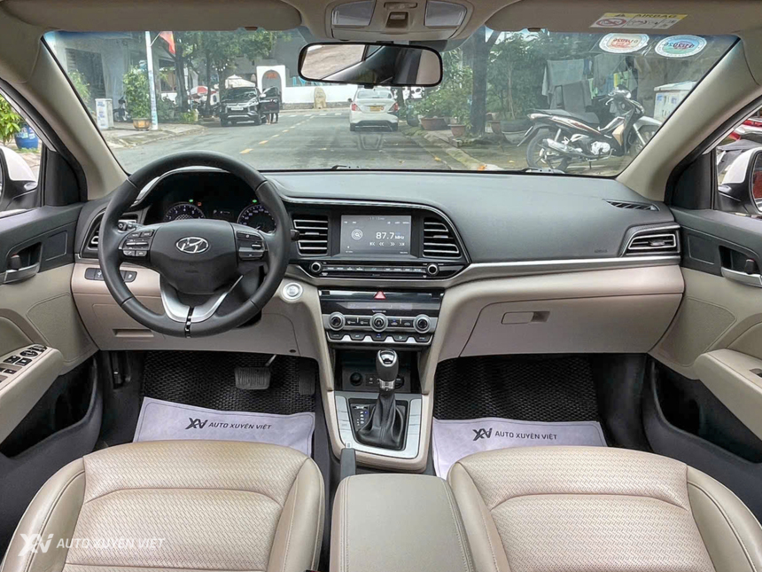 Hyundai Elantra 1.6AT 2021