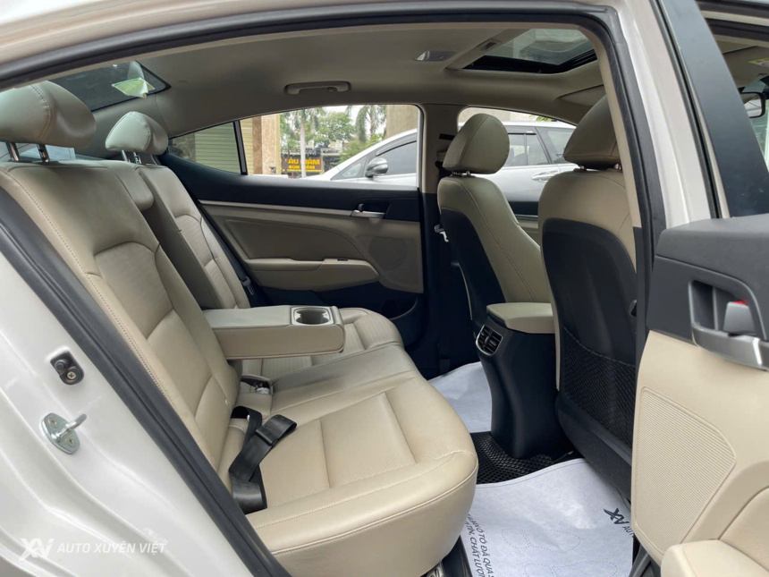 Hyundai Elantra 1.6AT 2021