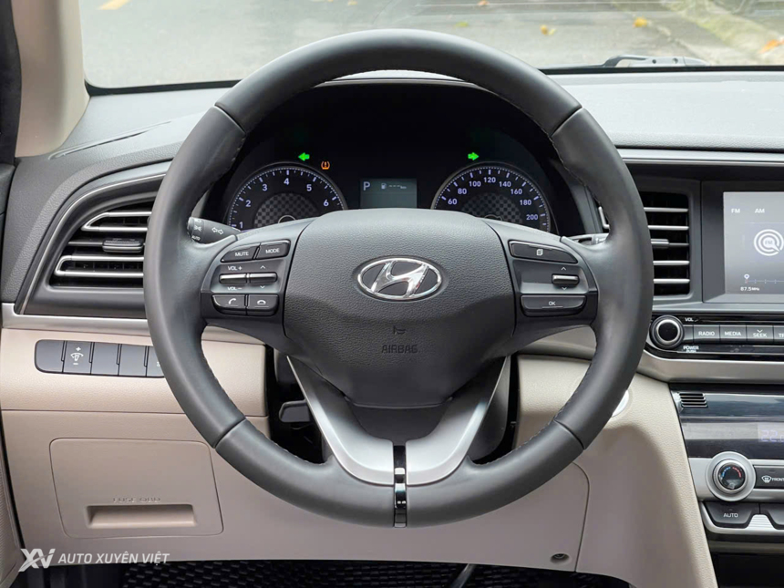 Hyundai Elantra 1.6AT 2021