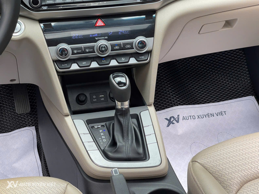 Hyundai Elantra 1.6AT 2021