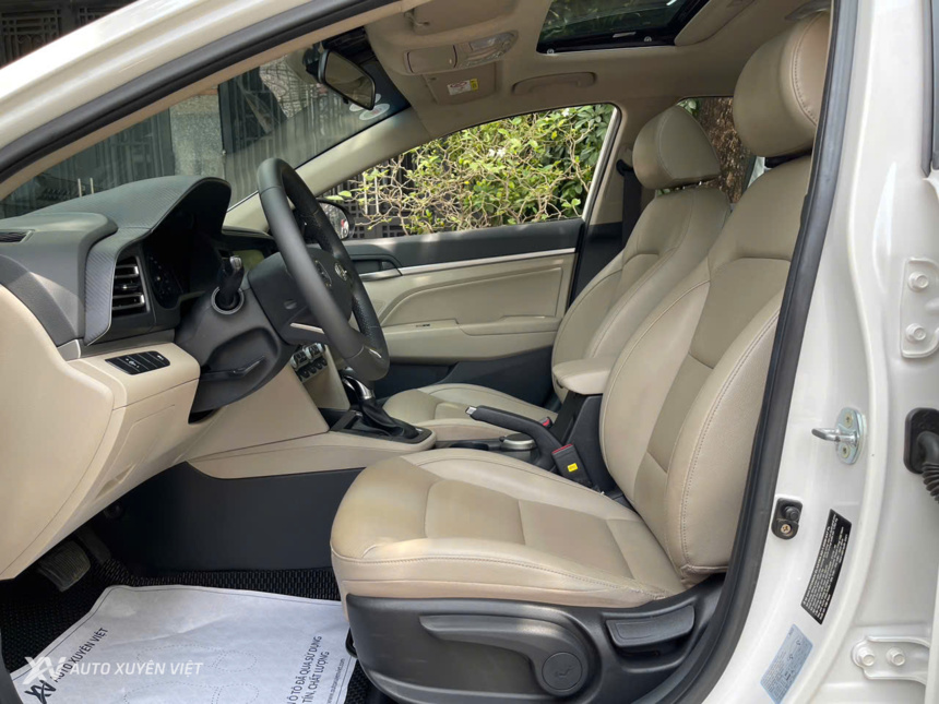Hyundai Elantra 1.6AT 2021