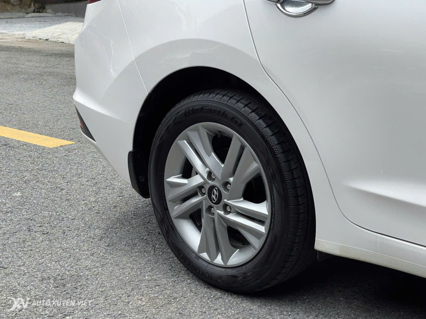 Hyundai Elantra 1.6AT 2021