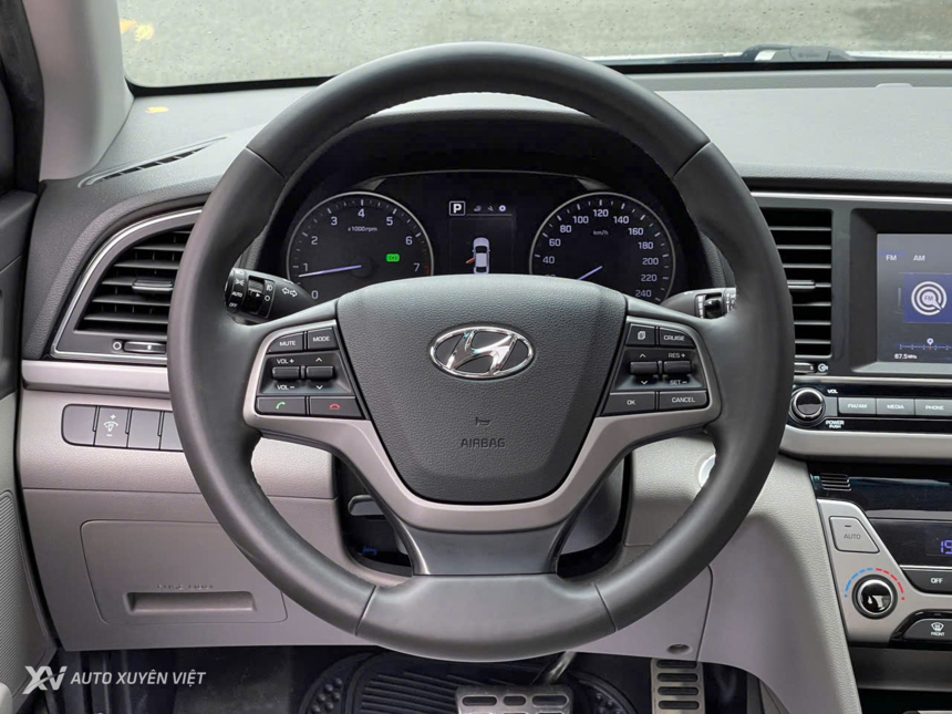 Hyundai Elantra 2.0AT 2017 Hyundai Elantra 2.0AT 2017