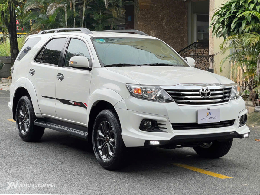 Toyota Fortuner TRD Sportivo 4x2AT 2016 Toyota Fortuner TRD Sportivo 4x2AT 2016